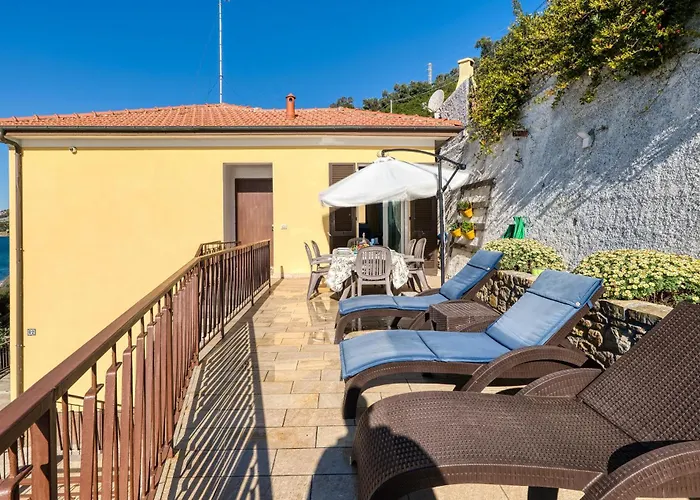 2 Bedroom Awesome Home In Cipressa