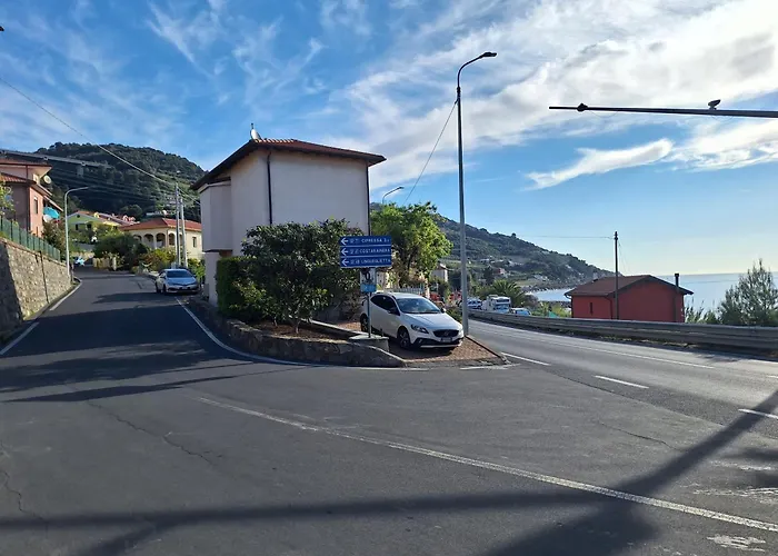 Villino sul Mare Aregai